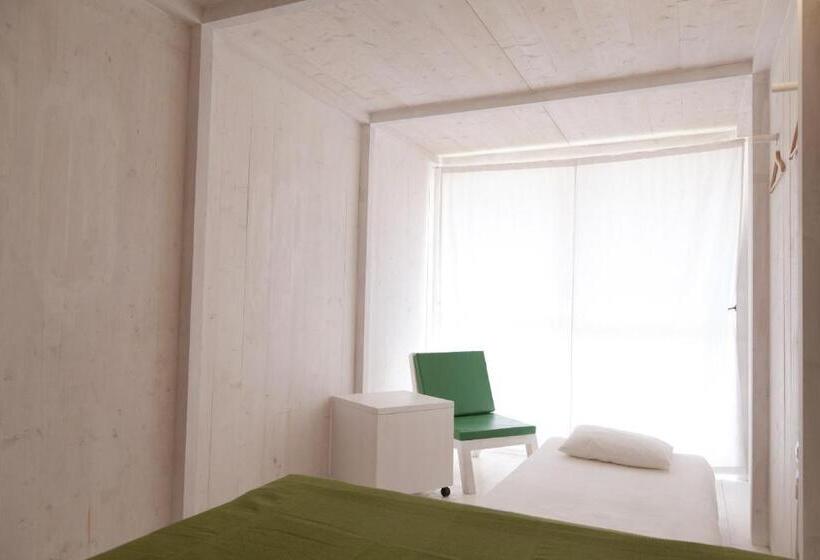 Quarto standard, Aquiles Eco