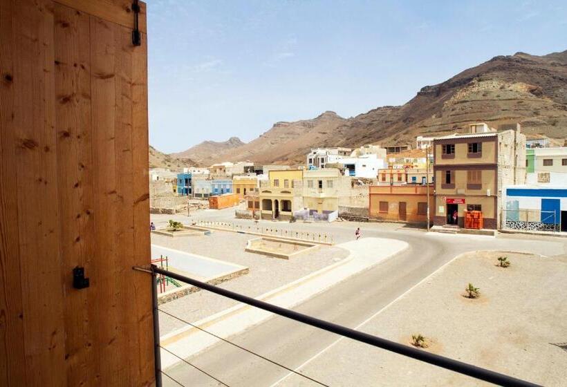 Quarto standart individual, Aquiles Eco