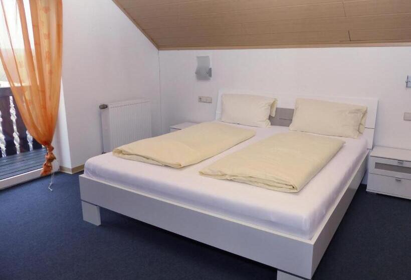 סוויטה משפחתית, Grüner Baum