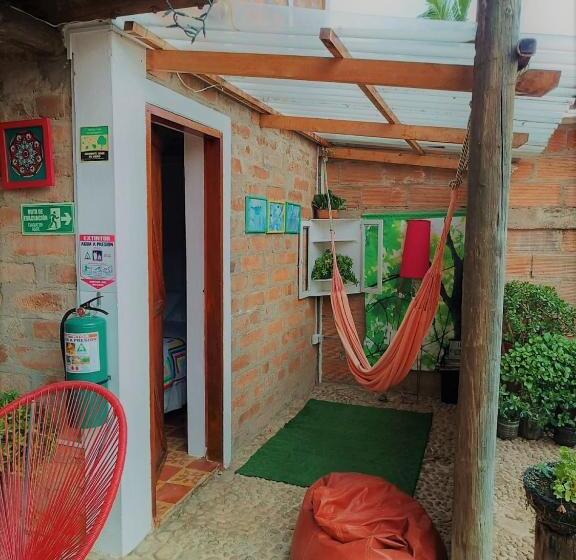 חדר משפחתי, Kantarrana Urbana Jardin