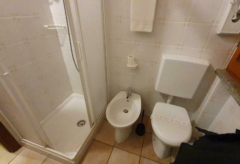 غرفة إقتصادية, Stampa 1968 Hotel E Ristorante