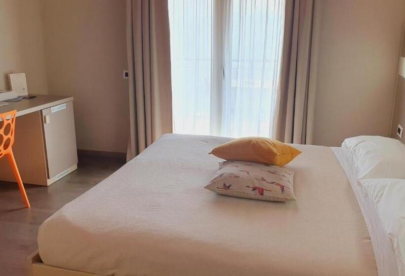 غرفة قياسية مطلّة علي البحيرة, Stampa 1968 Hotel E Ristorante