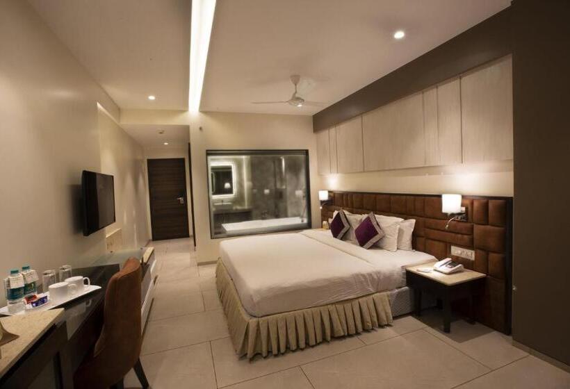 スーペリアールーム, The Flora Grand, Vasco, Goa