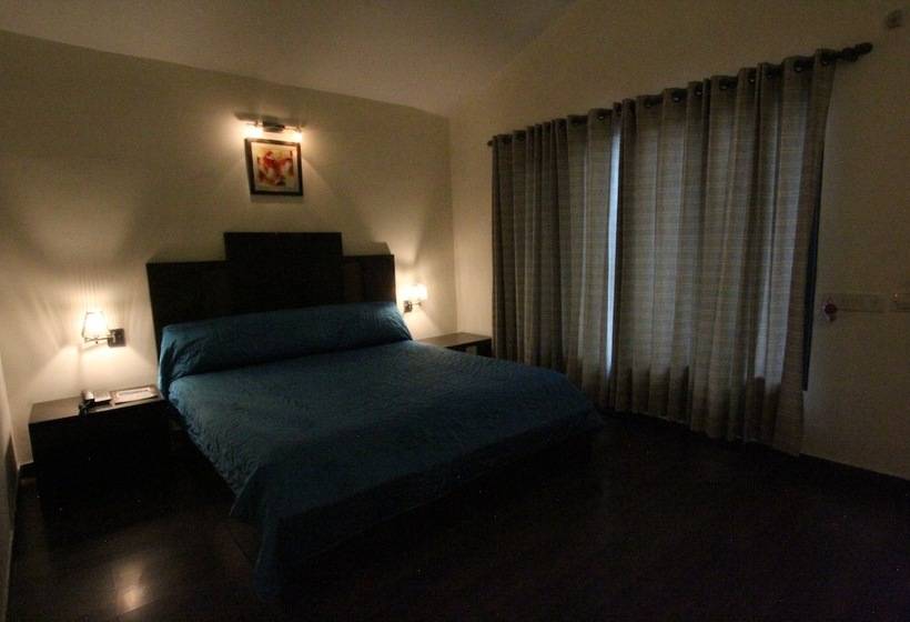 اتاق استاندارد, The Pine Crest Resort Bhimtal