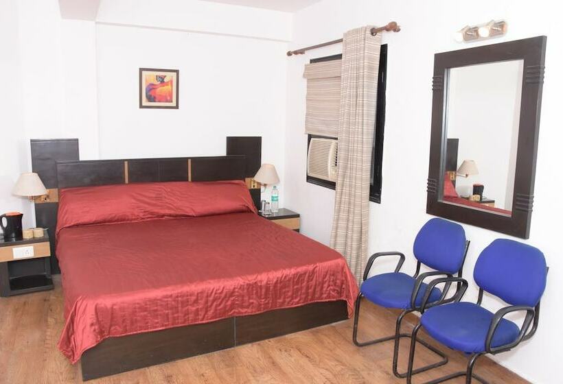 اتاق استاندارد, The Pine Crest Resort Bhimtal