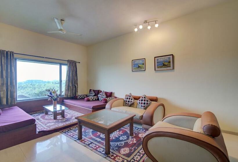 סוויטת פרמיום, Camel Valley Resort, Igatpuri