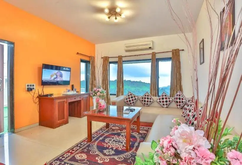 ペントハウスルーム, Camel Valley Resort, Igatpuri