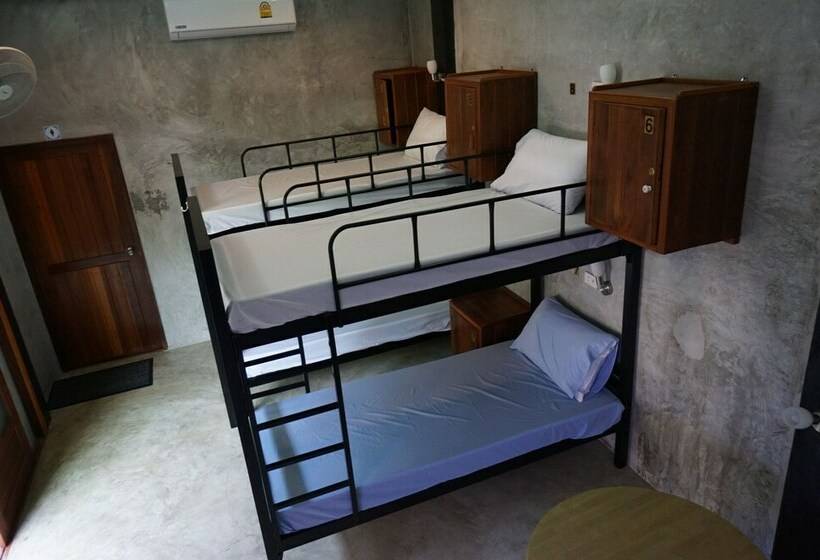 سرير فى غرفة مشتركه, Pk Hostel