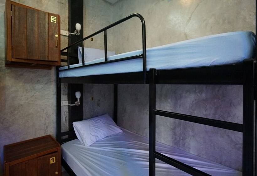 سرير فى غرفة مشتركه, Pk Hostel