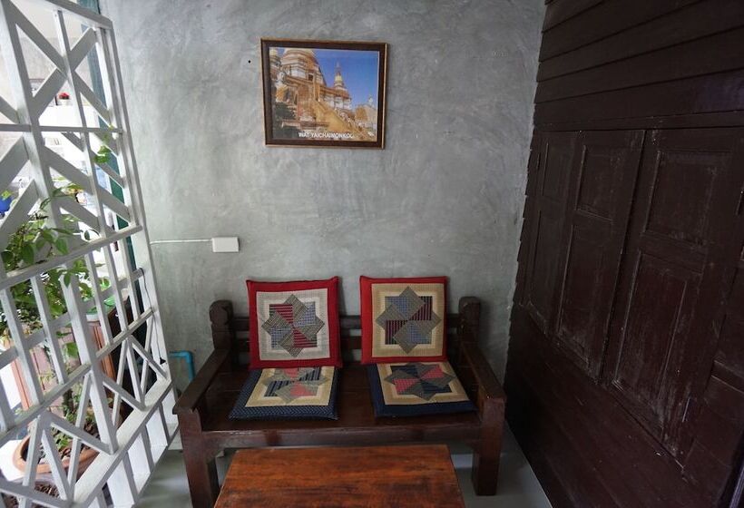 Camera Standard, Pk Hostel