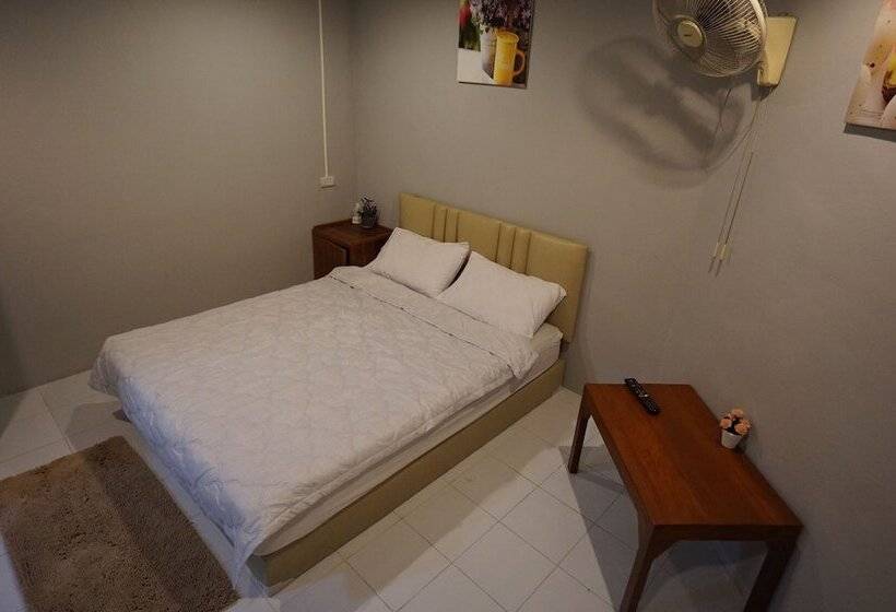 Camera Standard, Pk Hostel