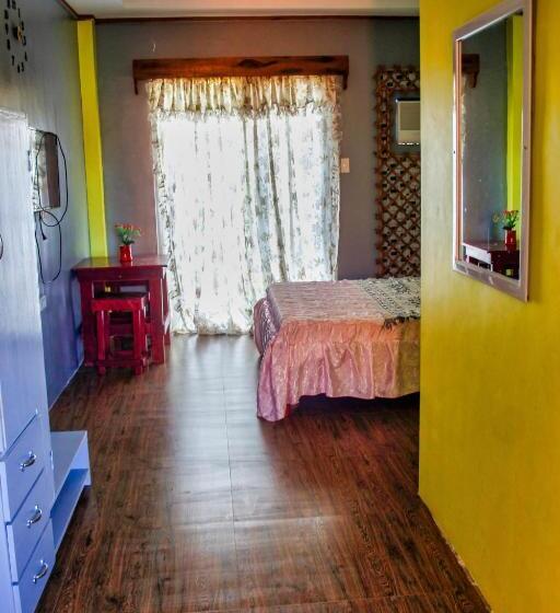 חדר סטנדרט עם מרפסת, Pagudpud Rinnovati