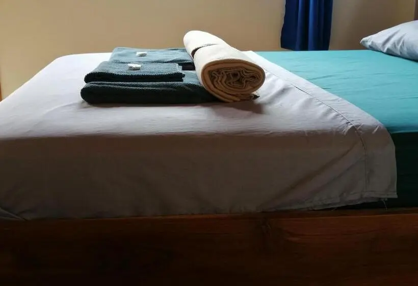 اتاق لوکس با بالکن, Tagualodge Hostel Manglaralto