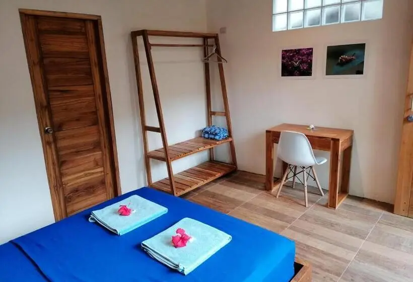 اتاق لوکس, Tagualodge Hostel Manglaralto