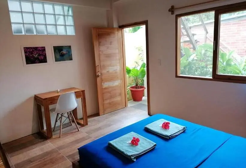 اتاق لوکس, Tagualodge Hostel Manglaralto