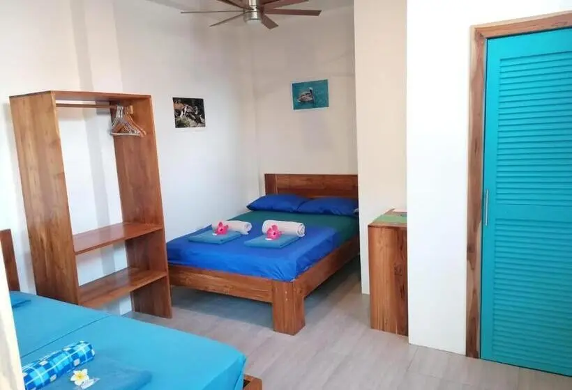 Standard Triple Room with Terrace, Tagualodge Hostel Manglaralto