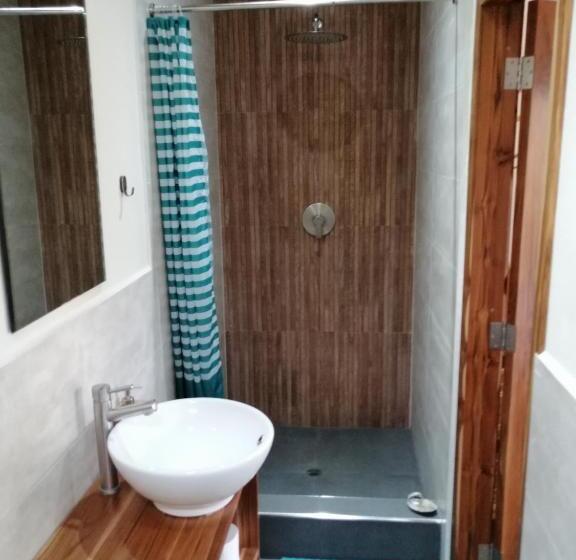 Трехместный Номер Стандарт с Балконом, Tagualodge Hostel Manglaralto