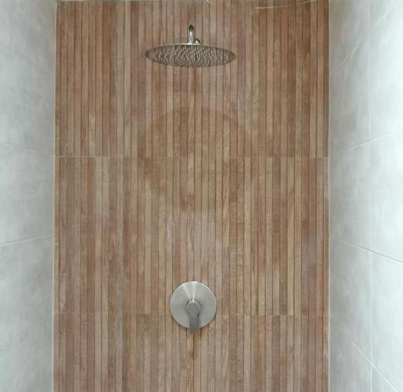 חדר סטנדרט לשלושה עם מרפסת, Tagualodge Hostel Manglaralto