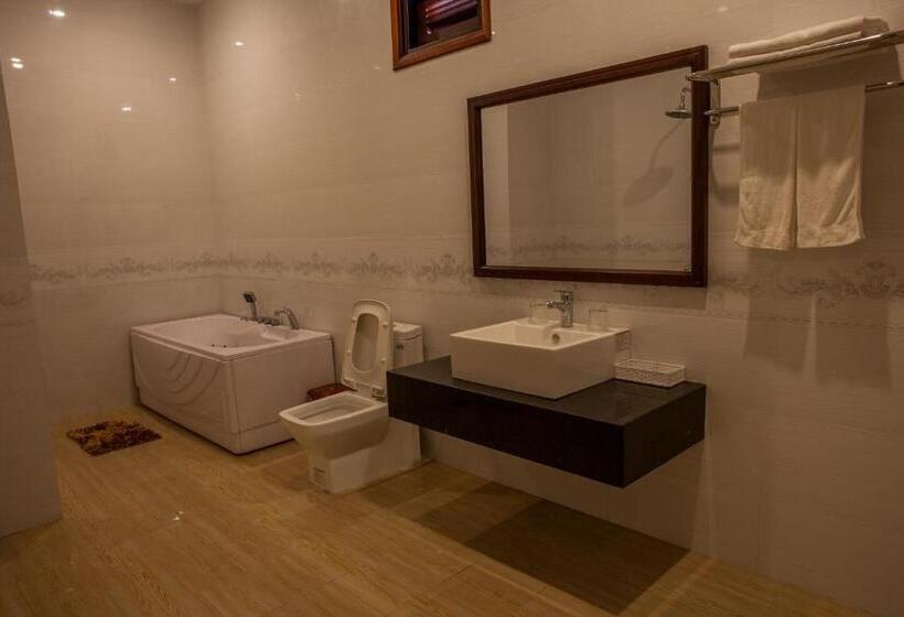 سوئیت با تخت بزرگ, Trieu Khang Hotel Gần Sân Bay Cam Ranh Near Cam Ranh Airport