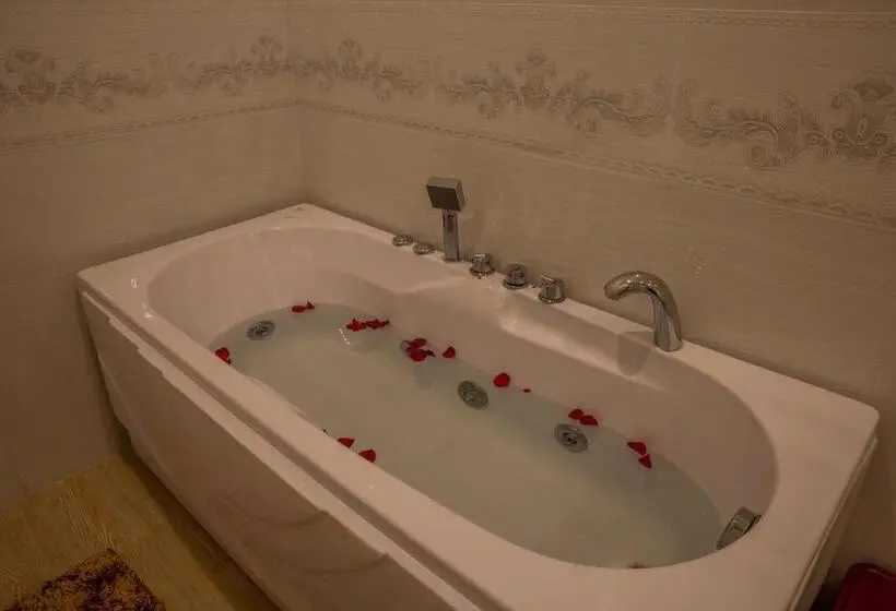 سوئیت با تخت بزرگ, Trieu Khang Hotel Gần Sân Bay Cam Ranh Near Cam Ranh Airport