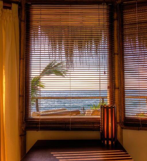 جناح جونيور مطلّ علي البحر, Yemaya Boutique