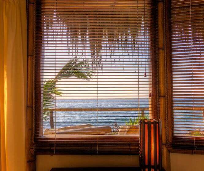 جناح جونيور مطلّ علي البحر, Yemaya Boutique