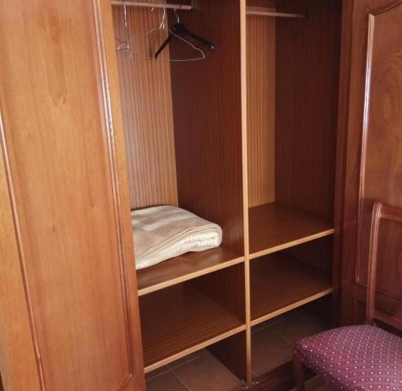 חדר סטנדרט, Hostal Restaurante Raton