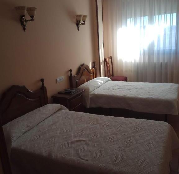 スタンダードルーム, Hostal Restaurante Raton