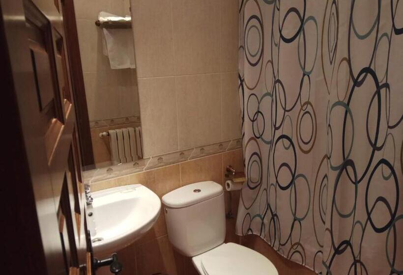 חדר סטנדרט, Hostal Restaurante Raton