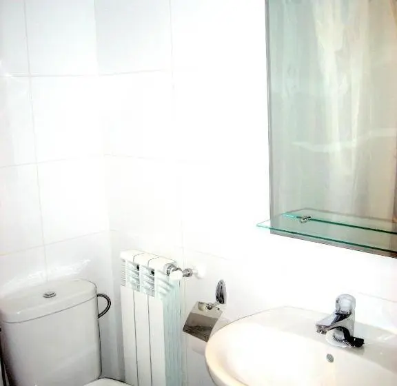 اتاق استاندارد چهار تخته, Albergue Turístico Rio Aragon