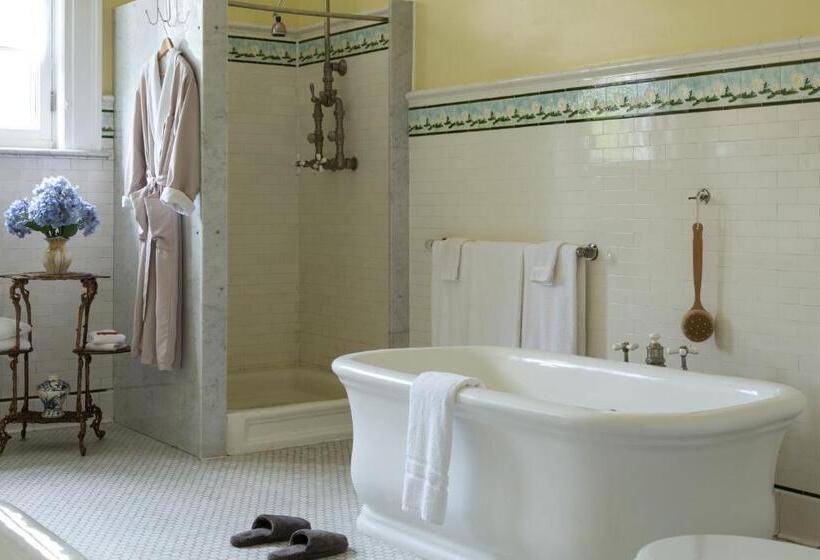 디럭스 룸 킹사이즈 침대, Mercersburg Inn