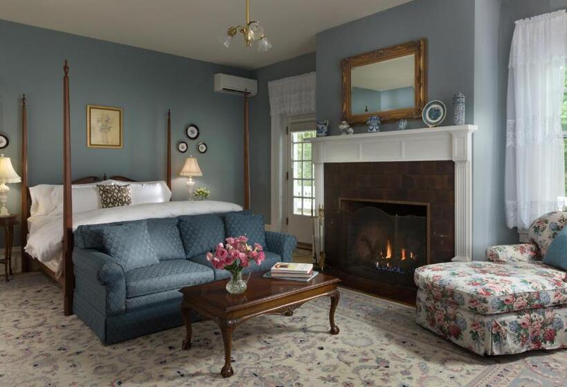 带大床的高级房间, Mercersburg Inn