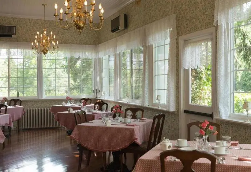 キングサイズベッドのスーペリアルーム, Mercersburg Inn
