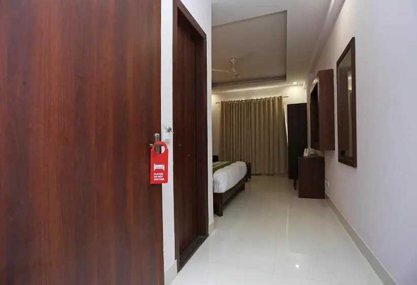 エクゼクティブルーム, Arch   Near Aerocity New Delhi