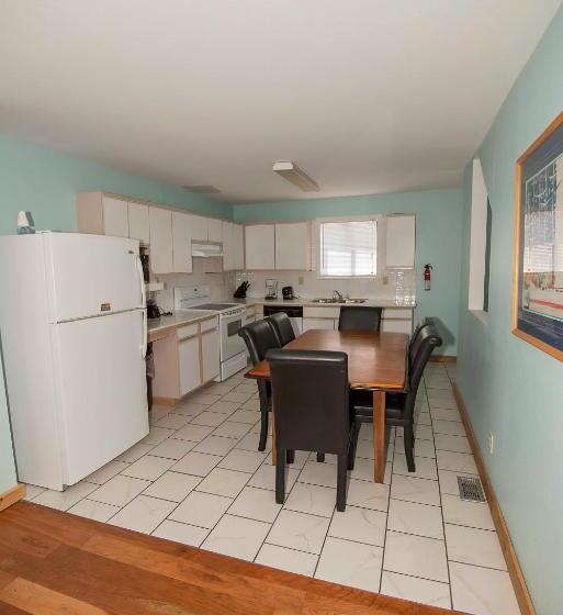 منزل 3 غرف نوم, Avon Cottages