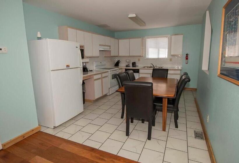 منزل 3 غرف نوم, Avon Cottages