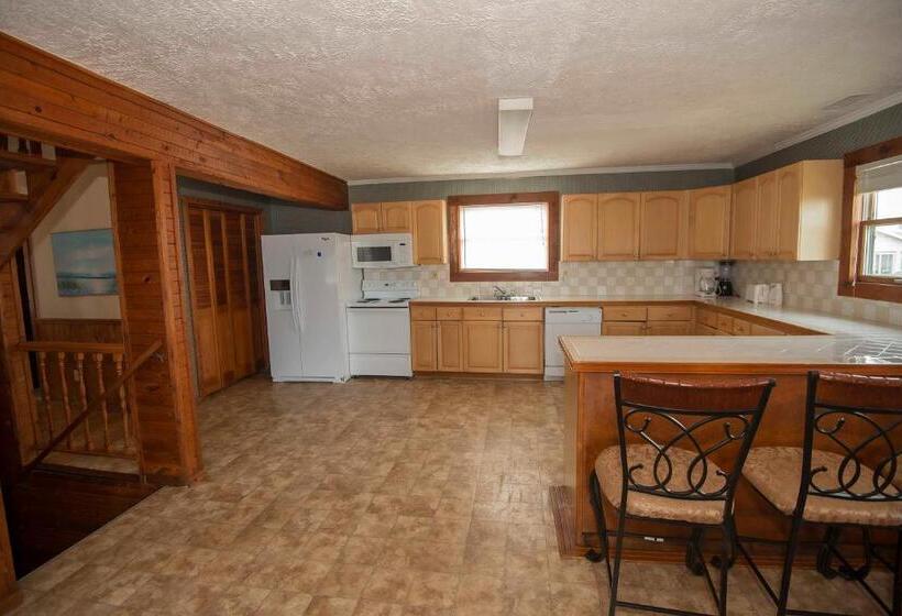 منزل 4 غرف نوم, Avon Cottages