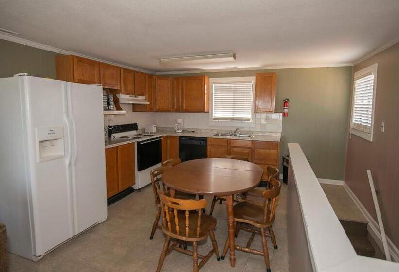 منزل غرفتين نوم, Avon Cottages