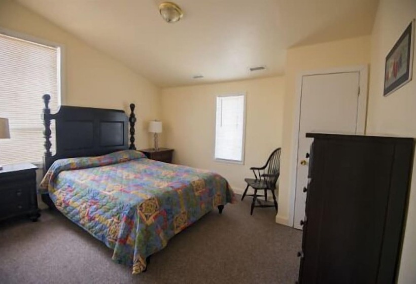 منزل 4 غرف نوم, Avon Cottages