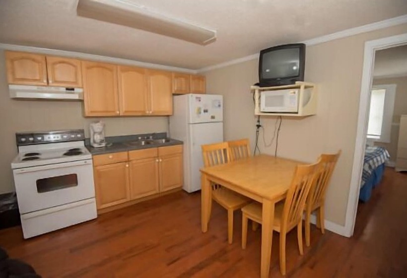 شقة غرفة واحدة, Avon Cottages