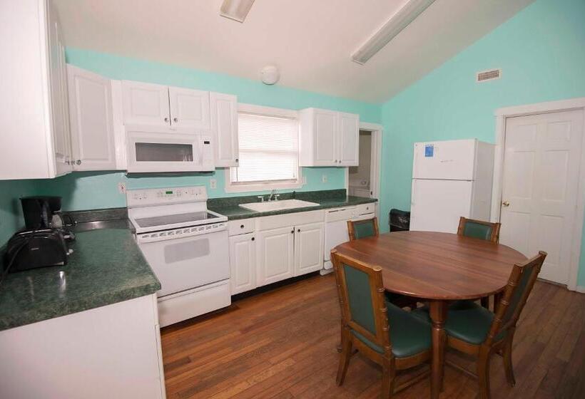 منزل 4 غرف نوم, Avon Cottages