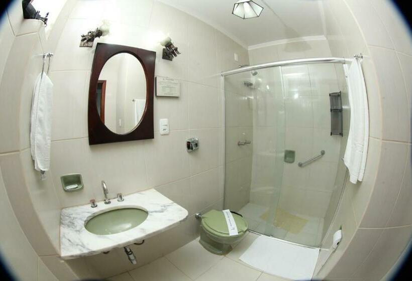 חדר סטנדרט לשלושה, Pigatto