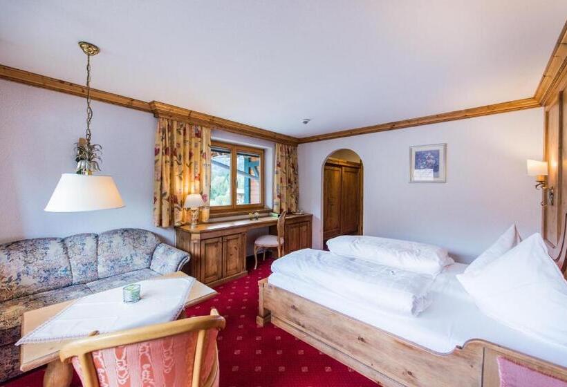 スーペリアールーム, Post