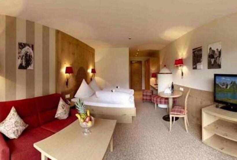 ジュニアスイート, Post