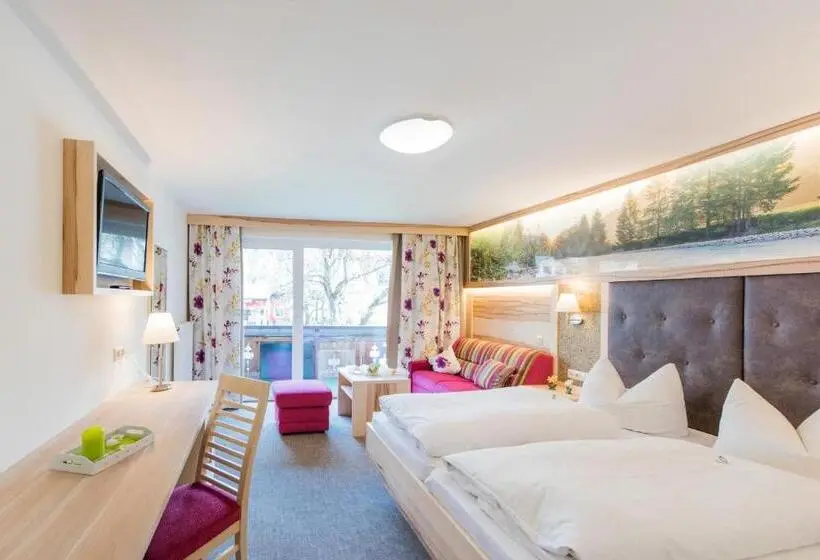 Deluxe Zimmer mit Balkon, Post