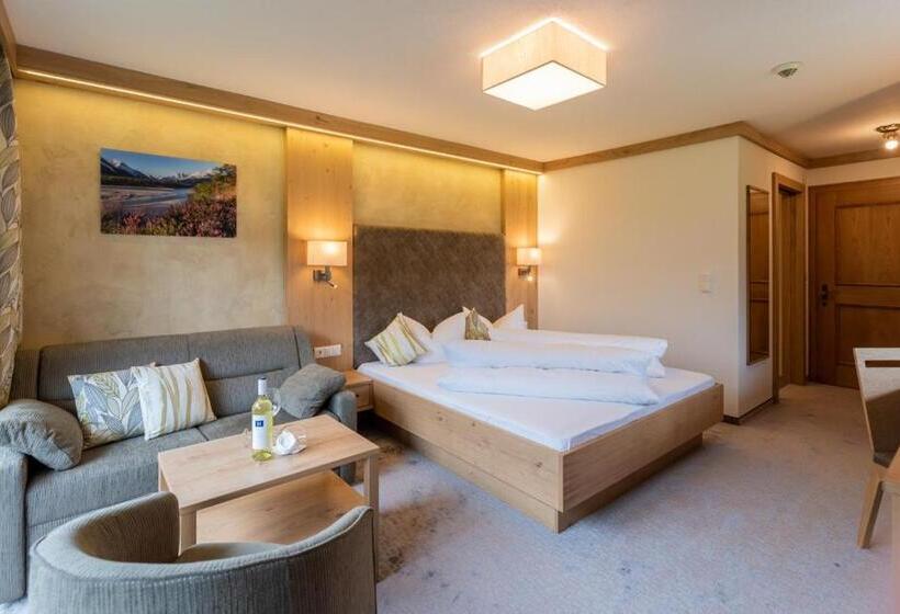 バルコニー付きスーペリアルーム, Post