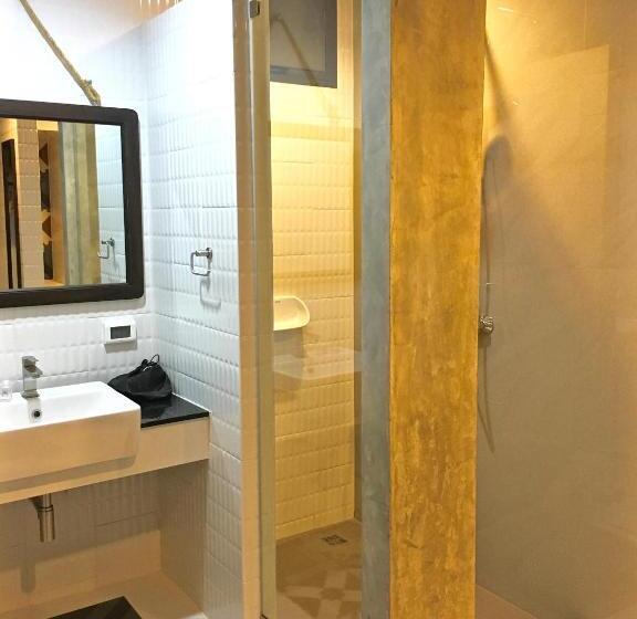 디럭스 룸, The Museum