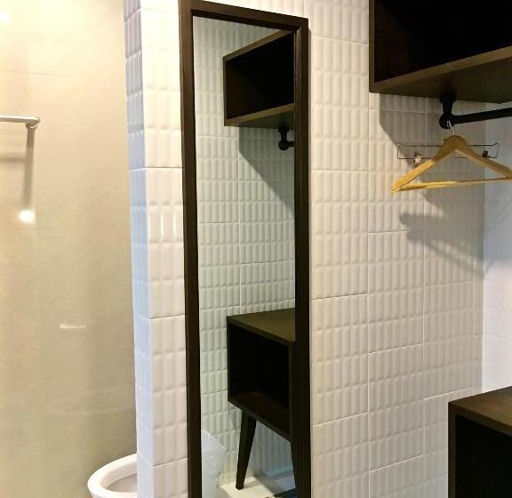 디럭스 룸, The Museum