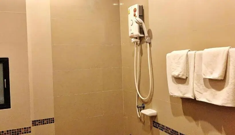 اتاق استاندارد, River Hotel Pattani
