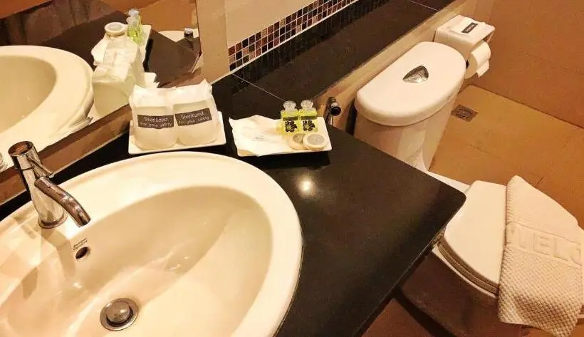 اتاق استاندارد, River Hotel Pattani